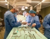 للمرة الأولى، أطبّاء من فلسطينيي 48 يقومون بإجراء عمليات زراعة كلى في قطاع غزة