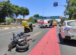 حادث بين دراجة نارية ومركبة خصوصية في حيفا