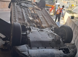 انقلاب مركبة جراء صفارات الإنذار