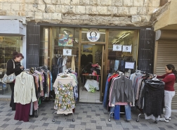 متجر الملابس المستعملة في الهدار – أزياء مستدامة بأسعار رمزية للجميع!