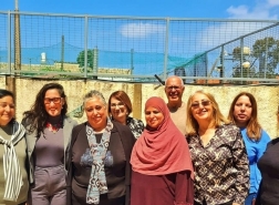 زيارة مفاجئة للناشطة التربوية نوال أبو عيسى في مكتبها احتفاءً بعيد ميلادها واقتراب تقاعدها