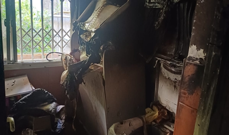 حريق في حيفا: خلل في الثلاجة تسبب باشتعال النيران ومنزل كاد أن يشتعل بالكامل