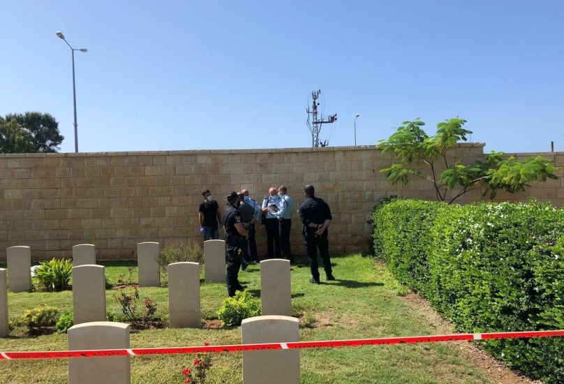 زوجان من الشمال مشتبهان بالتسبب بوفاة طفلتهما ورمي جثتها بمقبرة في حيفا