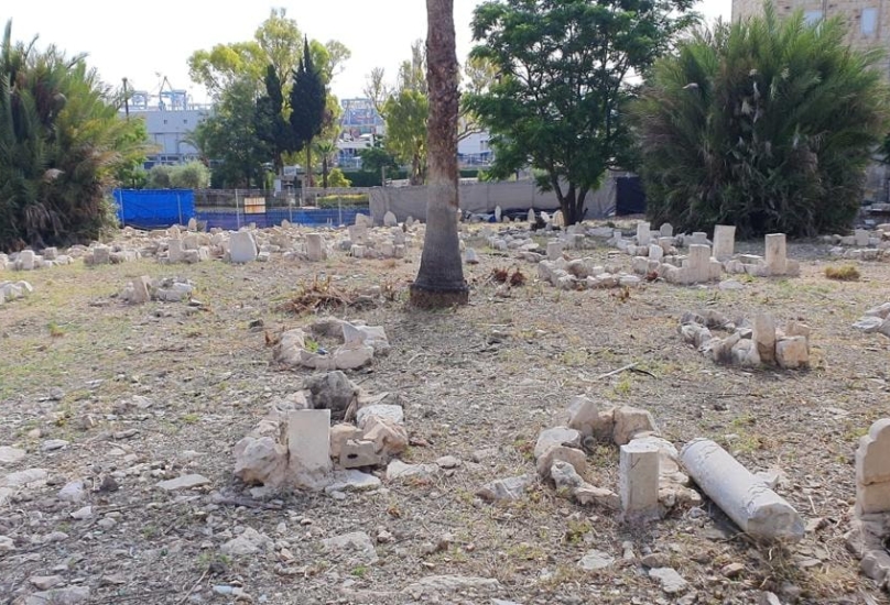 اعمال تنظيف وصيانة لمقبرتي الاستقلال الاسلاميّة في حيفا بالتعاون مع بلديّة حيفا.