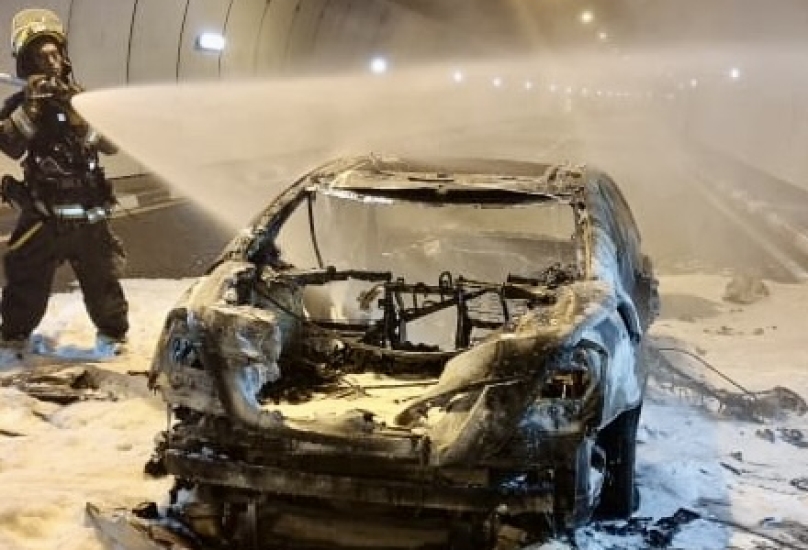 حيفا: اغلاق أنفاق الكرمل في أعقاب اندلاع حريق داخل سيارة دون تسجيل اصابات