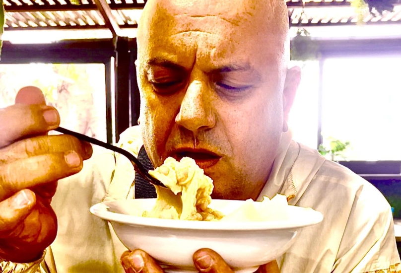 هل تبحث عن تجربة حمص أصيلة لا تُنسى؟