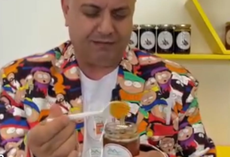 هوم سنتر للصحة في كفرمندا وجهتكم المفضلة للعسل الجبلي ورُبّ الخروب بفوائد صحية لا تُضاهى!