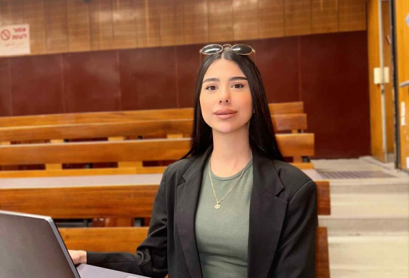 لنا غانم أيوب: باحثة ومحررة محتوى تُلهم التغيير في المشهد الإعلامي
