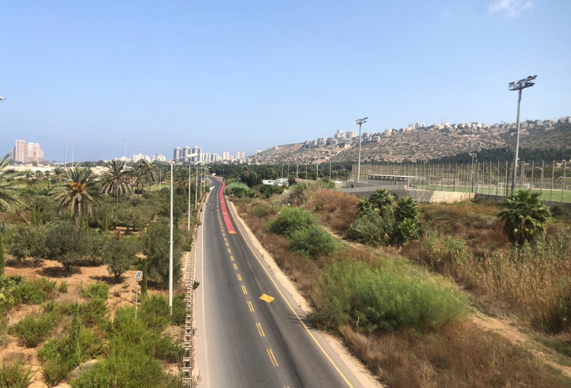 الصور - اغلاق والتزام في حيفا